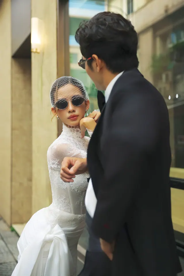 Ảnh cưới Phố cổ & phong cách tạp chí tại Quận 1, TP.HCM — Muse — Phố Sài Gòn Kiểu Tạp Chí, SeesonWedding (ảnh 6/11)