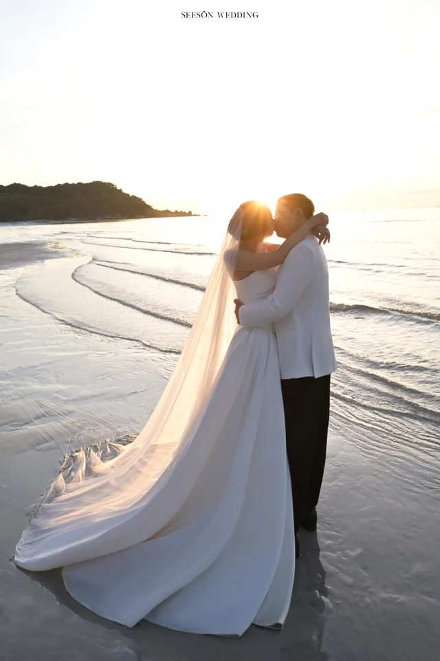 Ảnh cưới Biển hoàng hôn tại Bãi biển Phú Quốc, Kiên Giang — Phát & Trinh — Biển Phú Quốc, SeesonWedding (ảnh 11/31)