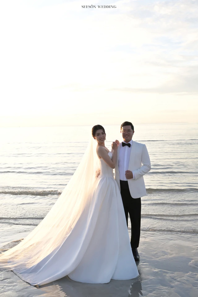 Ảnh cưới Biển hoàng hôn tại Bãi biển Phú Quốc, Kiên Giang — Phát & Trinh — Biển Phú Quốc, SeesonWedding (ảnh 13/31)