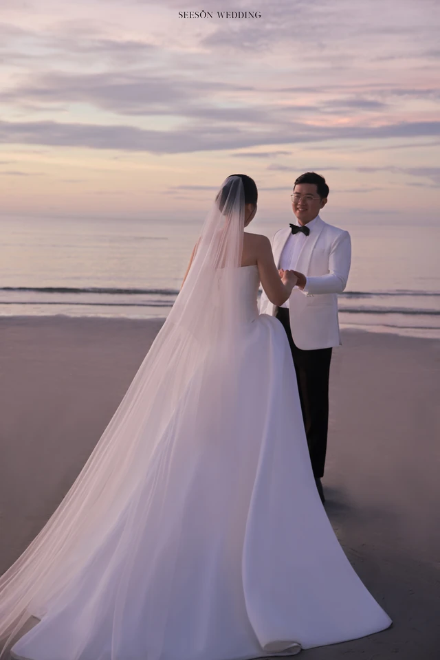 Ảnh cưới Biển hoàng hôn tại Bãi biển Phú Quốc, Kiên Giang — Phát & Trinh — Biển Phú Quốc, SeesonWedding (ảnh 21/31)
