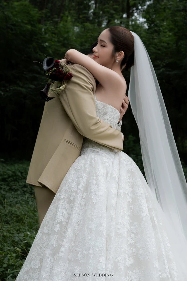 Ảnh cưới Rừng xanh & vest be tại Rừng ngoại thành TP.HCM — Rừng Sài Gòn — Concept 4, SeesonWedding (ảnh 5/37)