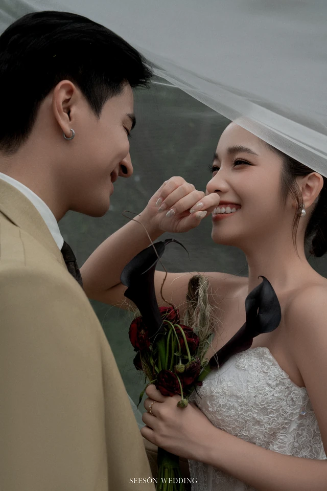 Ảnh cưới Rừng xanh & vest be tại Rừng ngoại thành TP.HCM — Rừng Sài Gòn — Concept 4, SeesonWedding (ảnh 9/37)