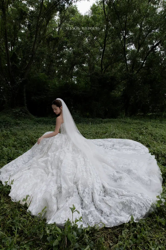 Ảnh cưới Rừng xanh & vest be tại Rừng ngoại thành TP.HCM — Rừng Sài Gòn — Concept 4, SeesonWedding (ảnh 17/37)