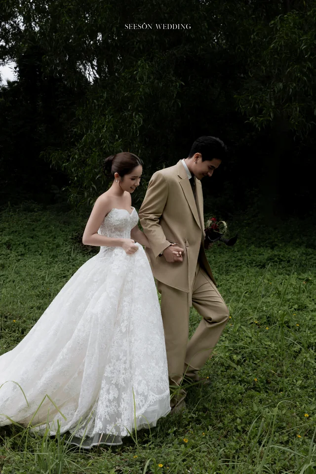 Ảnh cưới Rừng xanh & vest be tại Rừng ngoại thành TP.HCM — Rừng Sài Gòn — Concept 4, SeesonWedding (ảnh 25/37)