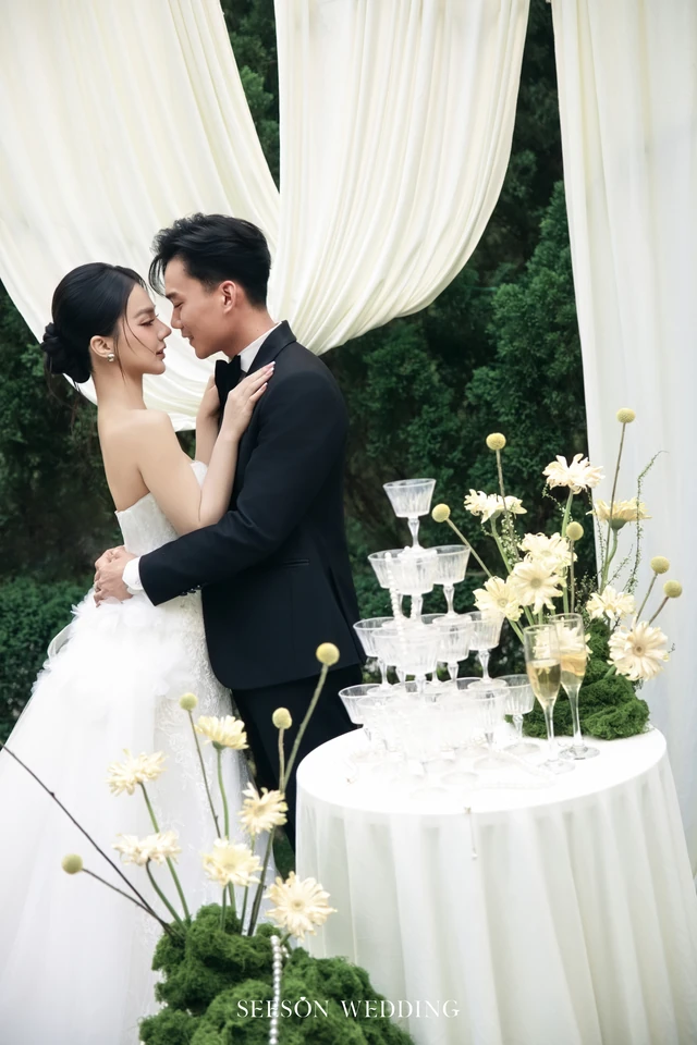 Ảnh cưới Vườn xanh & voan dài tại Phim trường Vũ Garden, TP.HCM — Nguyên & Linh — Vũ Garden, SeesonWedding (ảnh 8/29)