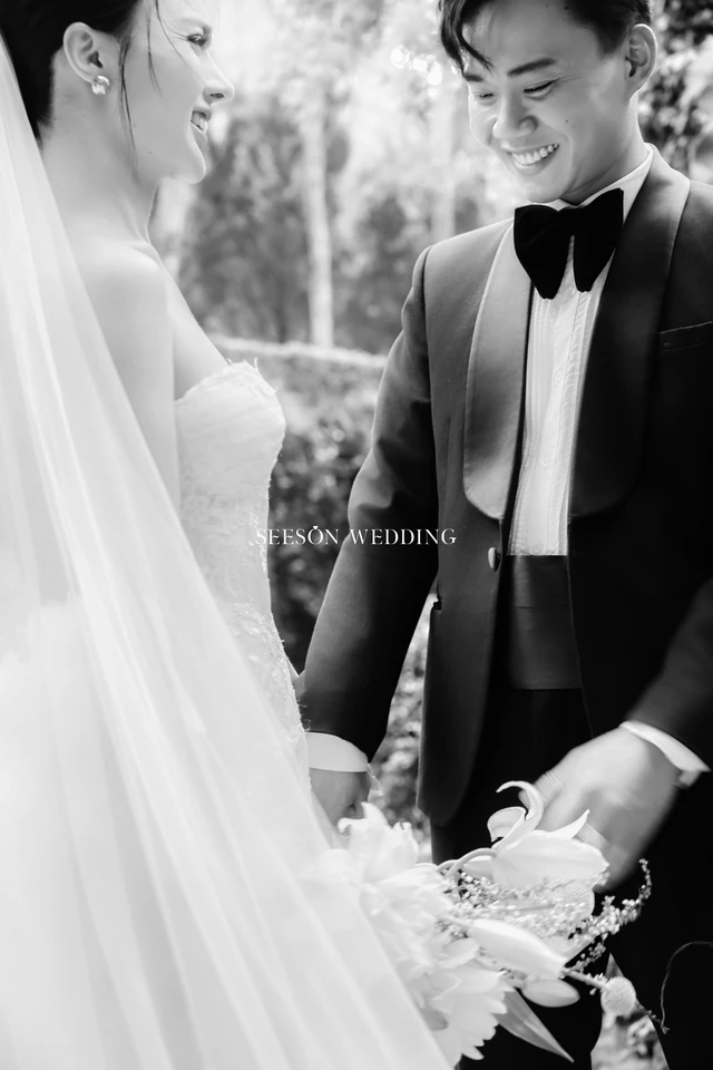 Ảnh cưới Vườn xanh & voan dài tại Phim trường Vũ Garden, TP.HCM — Nguyên & Linh — Vũ Garden, SeesonWedding (ảnh 19/29)
