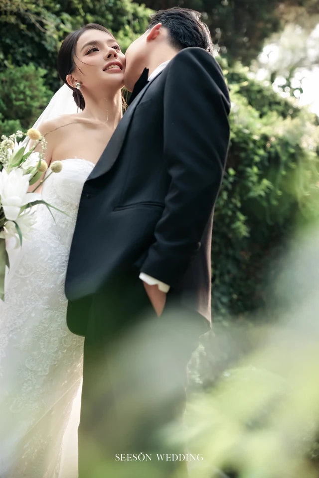 Ảnh cưới Vườn xanh & voan dài tại Phim trường Vũ Garden, TP.HCM — Nguyên & Linh — Vũ Garden, SeesonWedding (ảnh 22/29)