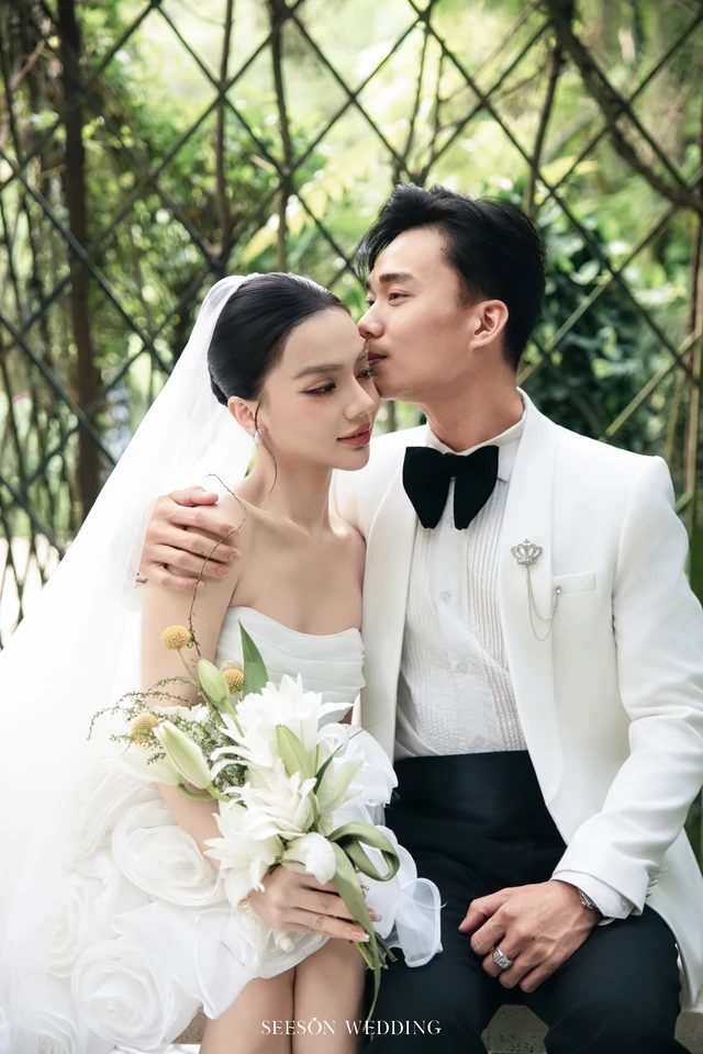 Ảnh cưới Vườn xanh & voan dài tại Phim trường Vũ Garden, TP.HCM — Nguyên & Linh — Vũ Garden, SeesonWedding (ảnh 25/29)
