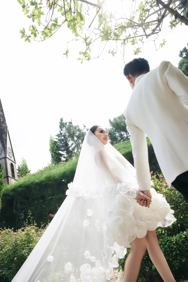 Ảnh cưới Vườn xanh & voan dài tại Phim trường Vũ Garden, TP.HCM — Nguyên & Linh — Vũ Garden, SeesonWedding (ảnh 26/29)