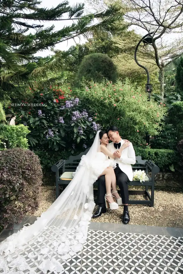 Ảnh cưới Vườn xanh & voan dài tại Phim trường Vũ Garden, TP.HCM — Nguyên & Linh — Vũ Garden, SeesonWedding (ảnh 28/29)