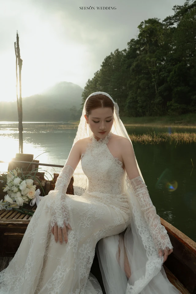 Ảnh cưới Thuyền gỗ & sương hồ tại Suối Tía, hồ Tuyền Lâm, Đà Lạt — Suối Tía — Đà Lạt, SeesonWedding (ảnh 3/33)