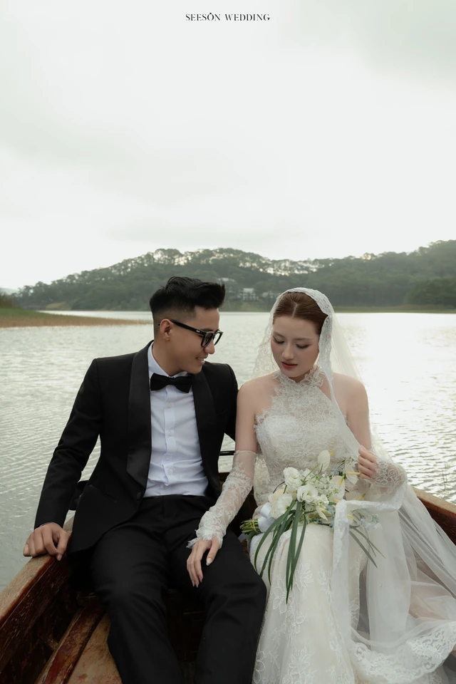 Ảnh cưới Thuyền gỗ & sương hồ tại Suối Tía, hồ Tuyền Lâm, Đà Lạt — Suối Tía — Đà Lạt, SeesonWedding (ảnh 5/33)