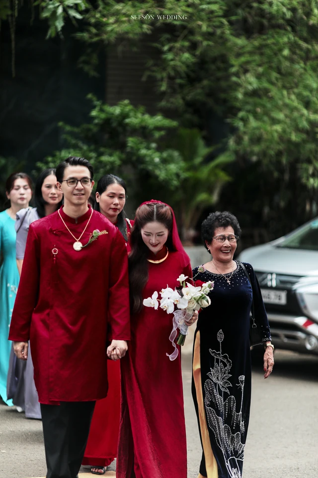 Ảnh cưới Áo dài đỏ & lễ gia tiên tại TP. Hồ Chí Minh — Áo Dài — Lễ Gia Tiên, SeesonWedding (ảnh 29/108)