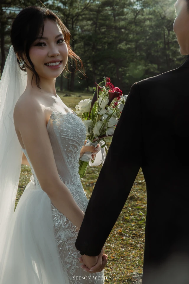 Ảnh cưới Đồi cỏ hồng & sương sớm tại Đồi cỏ hồng, Đà Lạt — Đồi Cỏ Hồng — Đà Lạt, SeesonWedding (ảnh 5/20)