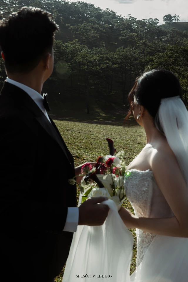 Ảnh cưới Đồi cỏ hồng & sương sớm tại Đồi cỏ hồng, Đà Lạt — Đồi Cỏ Hồng — Đà Lạt, SeesonWedding (ảnh 12/20)