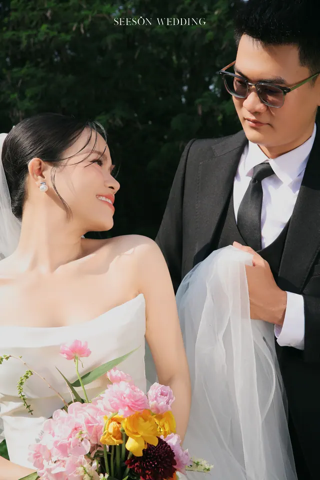 Ảnh cưới Đồng cỏ, voan dài & hoa rực rỡ tại Ngoại cảnh Sài Gòn, TP.HCM — Bộ Ảnh KOL — Ngoại Cảnh Sài Gòn, SeesonWedding (ảnh 28/59)