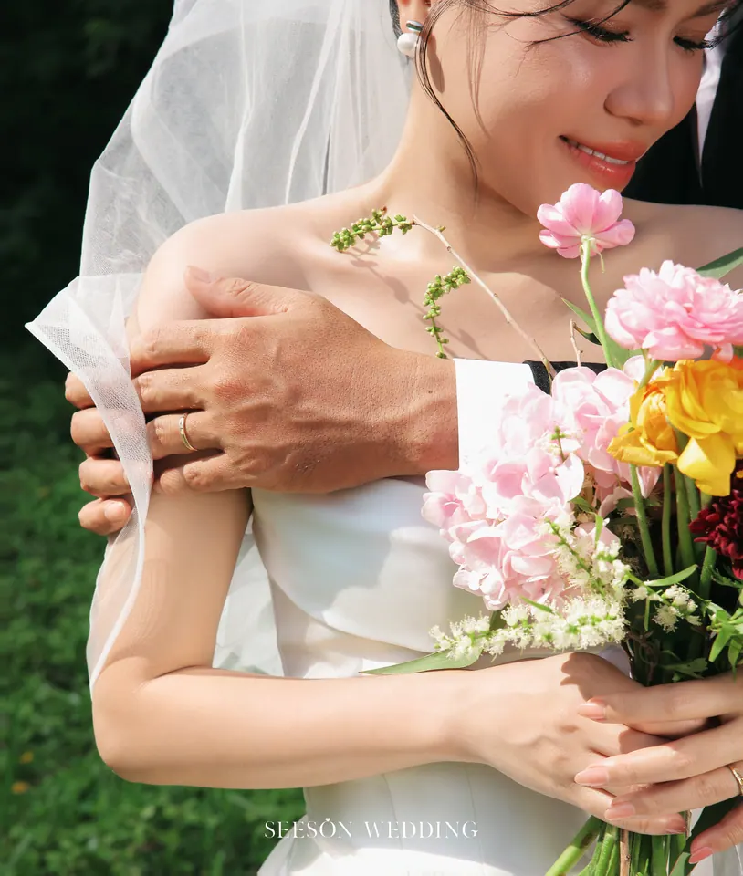 Ảnh cưới Đồng cỏ, voan dài & hoa rực rỡ tại Ngoại cảnh Sài Gòn, TP.HCM — Bộ Ảnh KOL — Ngoại Cảnh Sài Gòn, SeesonWedding (ảnh 29/59)