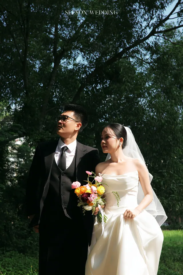 Ảnh cưới Đồng cỏ, voan dài & hoa rực rỡ tại Ngoại cảnh Sài Gòn, TP.HCM — Bộ Ảnh KOL — Ngoại Cảnh Sài Gòn, SeesonWedding (ảnh 35/59)