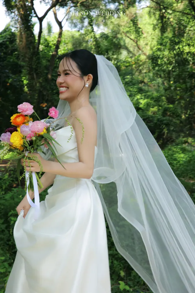 Ảnh cưới Đồng cỏ, voan dài & hoa rực rỡ tại Ngoại cảnh Sài Gòn, TP.HCM — Bộ Ảnh KOL — Ngoại Cảnh Sài Gòn, SeesonWedding (ảnh 40/59)