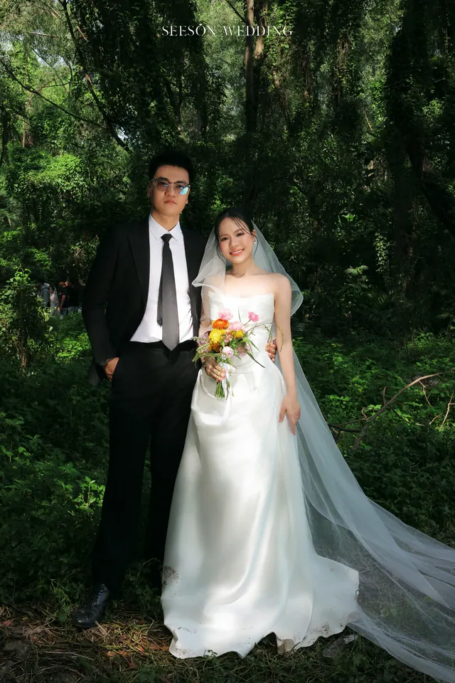Ảnh cưới Đồng cỏ, voan dài & hoa rực rỡ tại Ngoại cảnh Sài Gòn, TP.HCM — Bộ Ảnh KOL — Ngoại Cảnh Sài Gòn, SeesonWedding (ảnh 50/59)