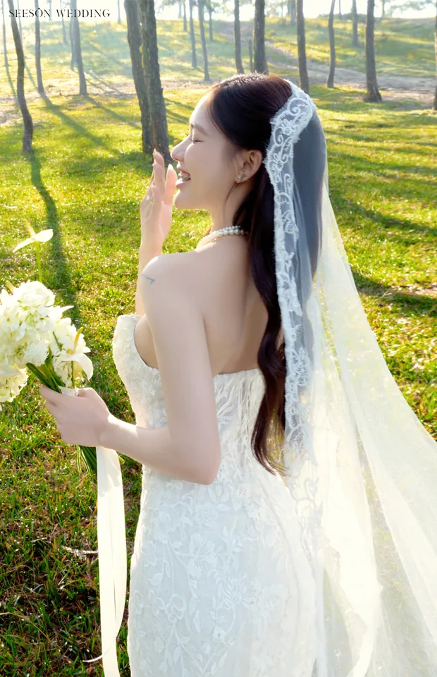 Ảnh cưới Nắng xuyên rừng thông tại Đồi thông, Đà Lạt — Đồi Thông Đà Lạt, SeesonWedding (ảnh 5/15)