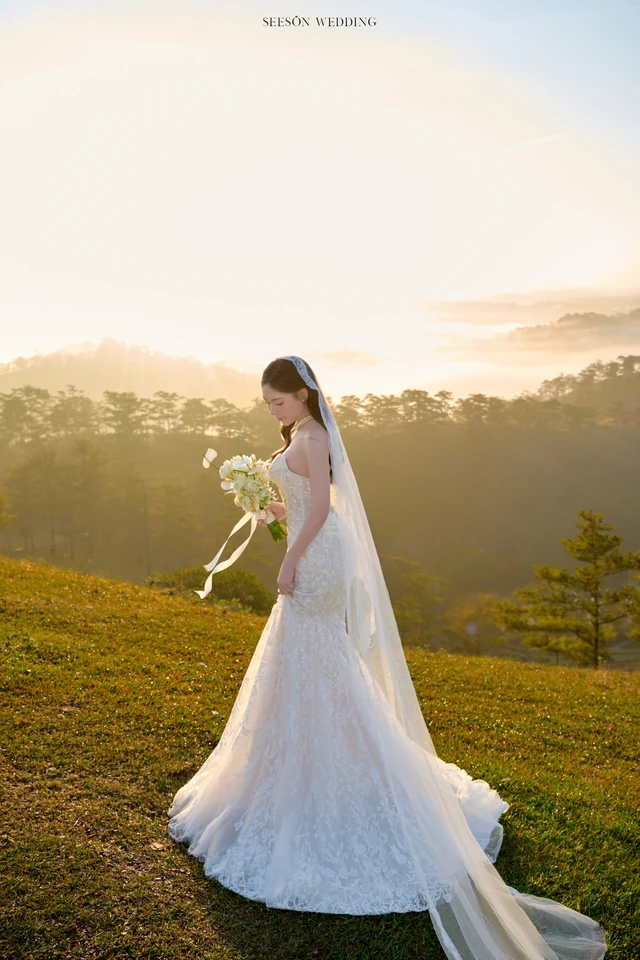 Ảnh cưới Nắng xuyên rừng thông tại Đồi thông, Đà Lạt — Đồi Thông Đà Lạt, SeesonWedding (ảnh 6/15)