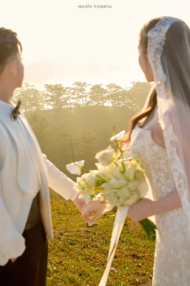 Ảnh cưới Nắng xuyên rừng thông tại Đồi thông, Đà Lạt — Đồi Thông Đà Lạt, SeesonWedding (ảnh 8/15)