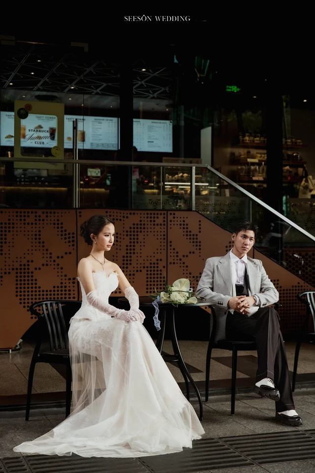 Ảnh cưới Phố Sài Gòn & quán cà phê tại Công trường Mê Linh & trung tâm Quận 1, TP.HCM — Ngoại Cảnh Sài Gòn — Mê Linh, SeesonWedding (ảnh 19/23)