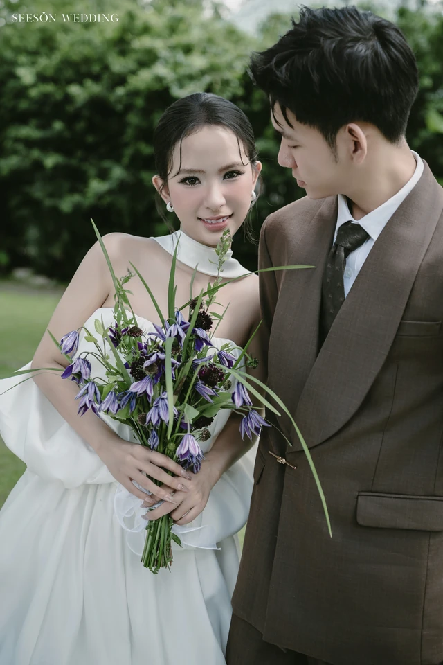 Ảnh cưới Vườn xanh & vest nâu tại Phú Mỹ Hưng, Quận 7, TP.HCM — Ngoại Cảnh Phú Mỹ Hưng, SeesonWedding (ảnh 5/26)