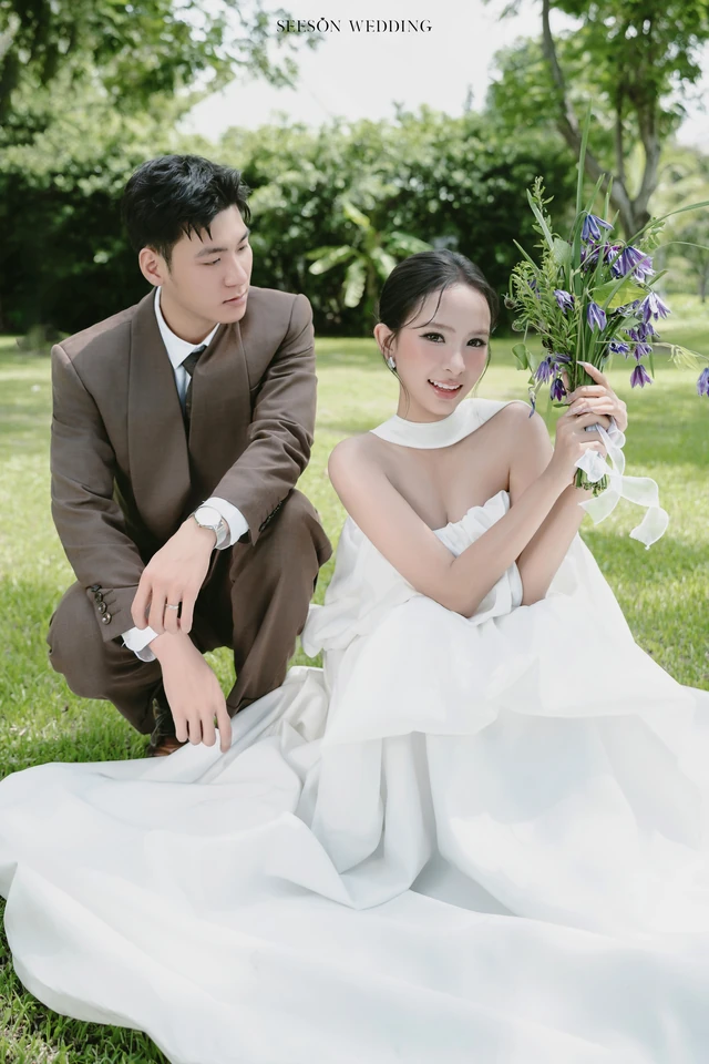 Ảnh cưới Vườn xanh & vest nâu tại Phú Mỹ Hưng, Quận 7, TP.HCM — Ngoại Cảnh Phú Mỹ Hưng, SeesonWedding (ảnh 11/26)