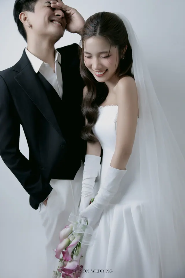 Ảnh cưới Nền trắng, calla hồng & găng tay satin tại Studio Seeson, TP.HCM — Studio — Calla Hồng & Găng Tay Satin, SeesonWedding (ảnh 38/59)
