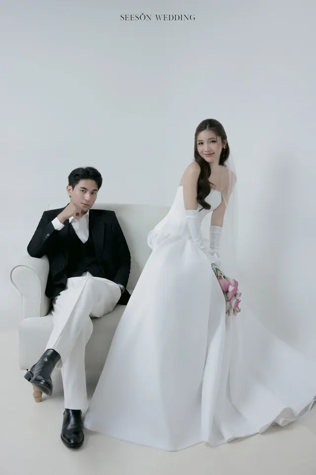 Ảnh cưới Nền trắng, calla hồng & găng tay satin tại Studio Seeson, TP.HCM — Studio — Calla Hồng & Găng Tay Satin, SeesonWedding (ảnh 59/59)