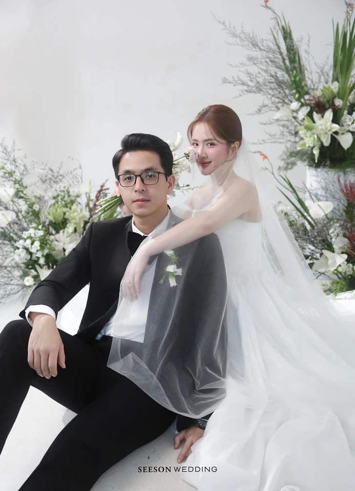 Ảnh cưới Nền sáng & hoa trắng tại Studio SeesonWedding, TP.HCM — Studio — Concept Hoa, SeesonWedding (ảnh 14/29)
