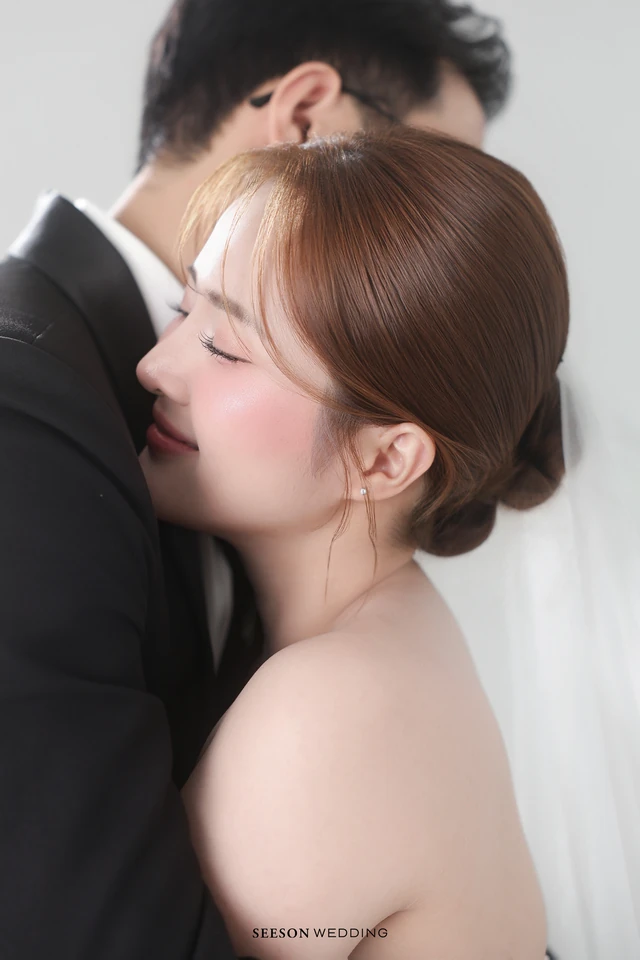 Ảnh cưới Nền sáng & hoa trắng tại Studio SeesonWedding, TP.HCM — Studio — Concept Hoa, SeesonWedding (ảnh 15/29)