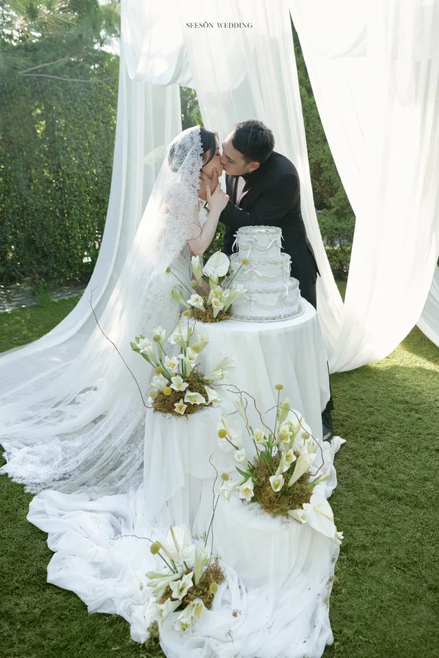 Ảnh cưới Cổng vòm cây & tiệc vườn tại Phim trường Vũ Garden, TP.HCM — Vũ Garden — Cổng Vòm & Bánh Cưới, SeesonWedding (ảnh 2/22)