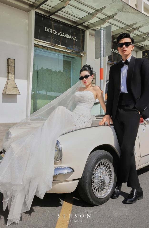 Ảnh cưới Xe cổ trắng & phố cổ tại Đường Đồng Khởi, Quận 1, TP.HCM — Xe Cổ Trắng — Phố Sài Gòn, SeesonWedding (ảnh 19/34)