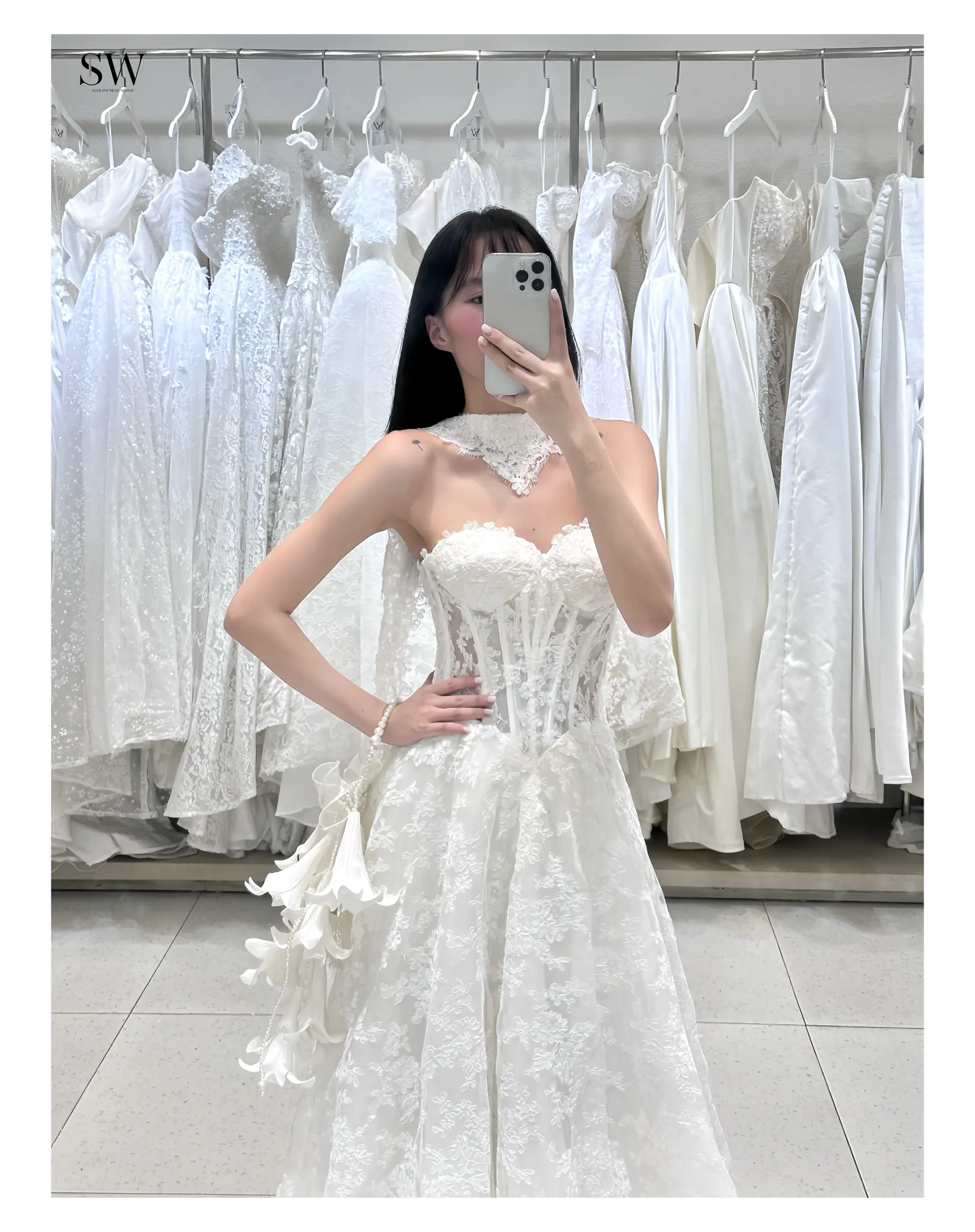 Váy cưới Diễm NH-02 — Ren hoa thêu, cổ yếm ren (choker)