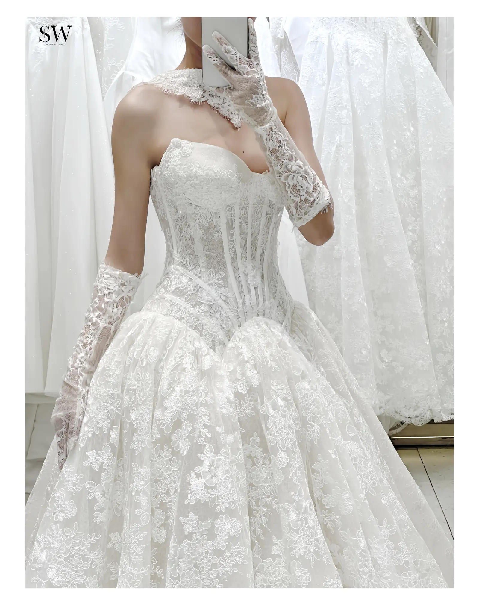 Váy cưới Diễm (NH-02) — Ren hoa thêu, cổ yếm ren (choker) — SeesonWedding TP.HCM (ảnh 6/6)