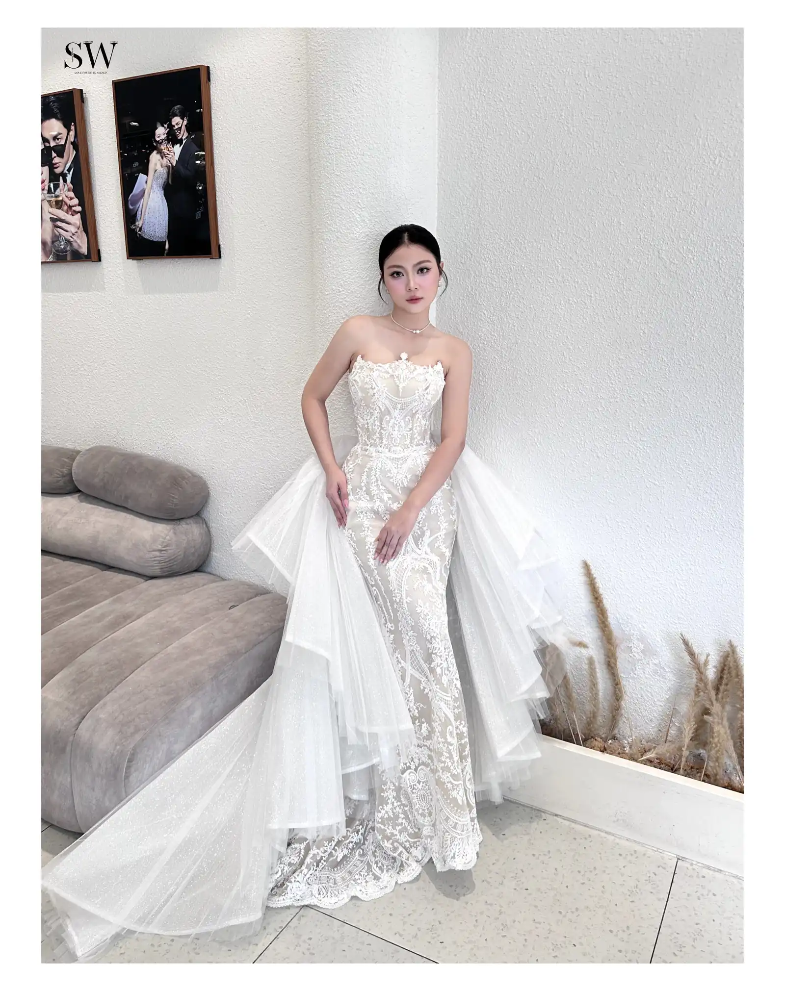 Váy cưới Hạ (NH-06) — Ren hoa phủ toàn thân, tay dài ren — SeesonWedding TP.HCM