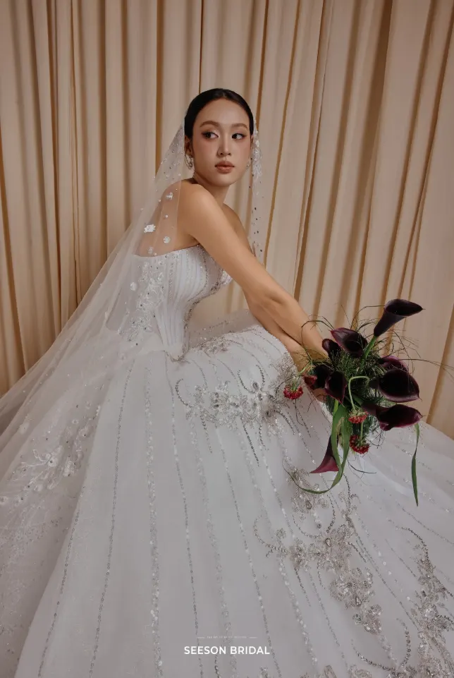 Váy cưới Tinh SG-04 — Corset xương dọc · đính kết hoa bạc — SeesonWedding TP.HCM (ảnh 3/3)