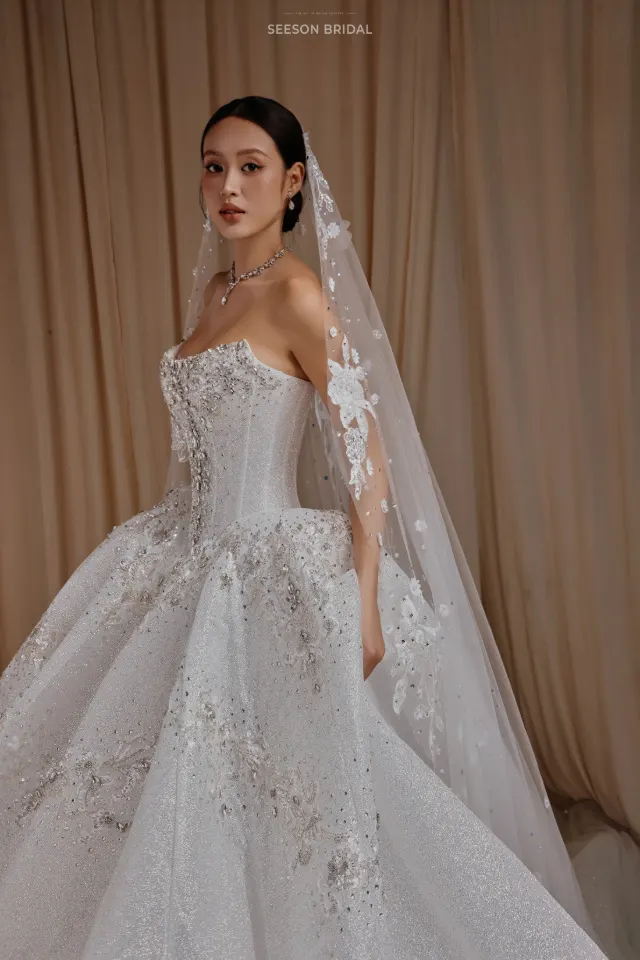 Váy cưới Ngọc SG-07 — Corset đính hoa 3D · voan ren hoa — SeesonWedding TP.HCM (ảnh 1/1)