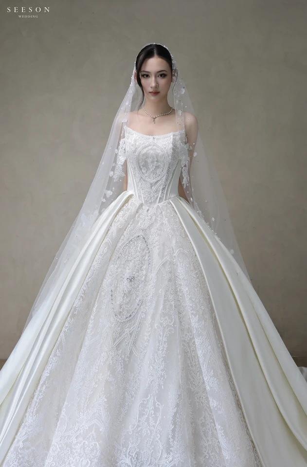 Váy cưới Seraphina TE-04 — Ren đính kết · voan dài phủ đầu — SeesonWedding TP.HCM (ảnh 3/10)