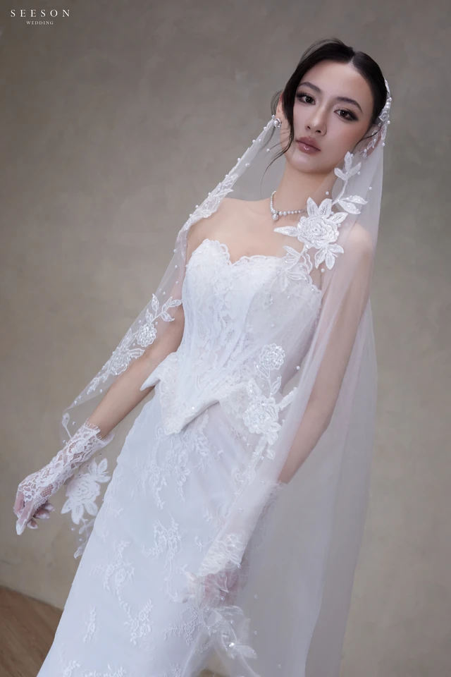 Váy cưới Camélia TE-06 — Đuôi cá ren · voan viền ren hoa — SeesonWedding TP.HCM (ảnh 1/8)